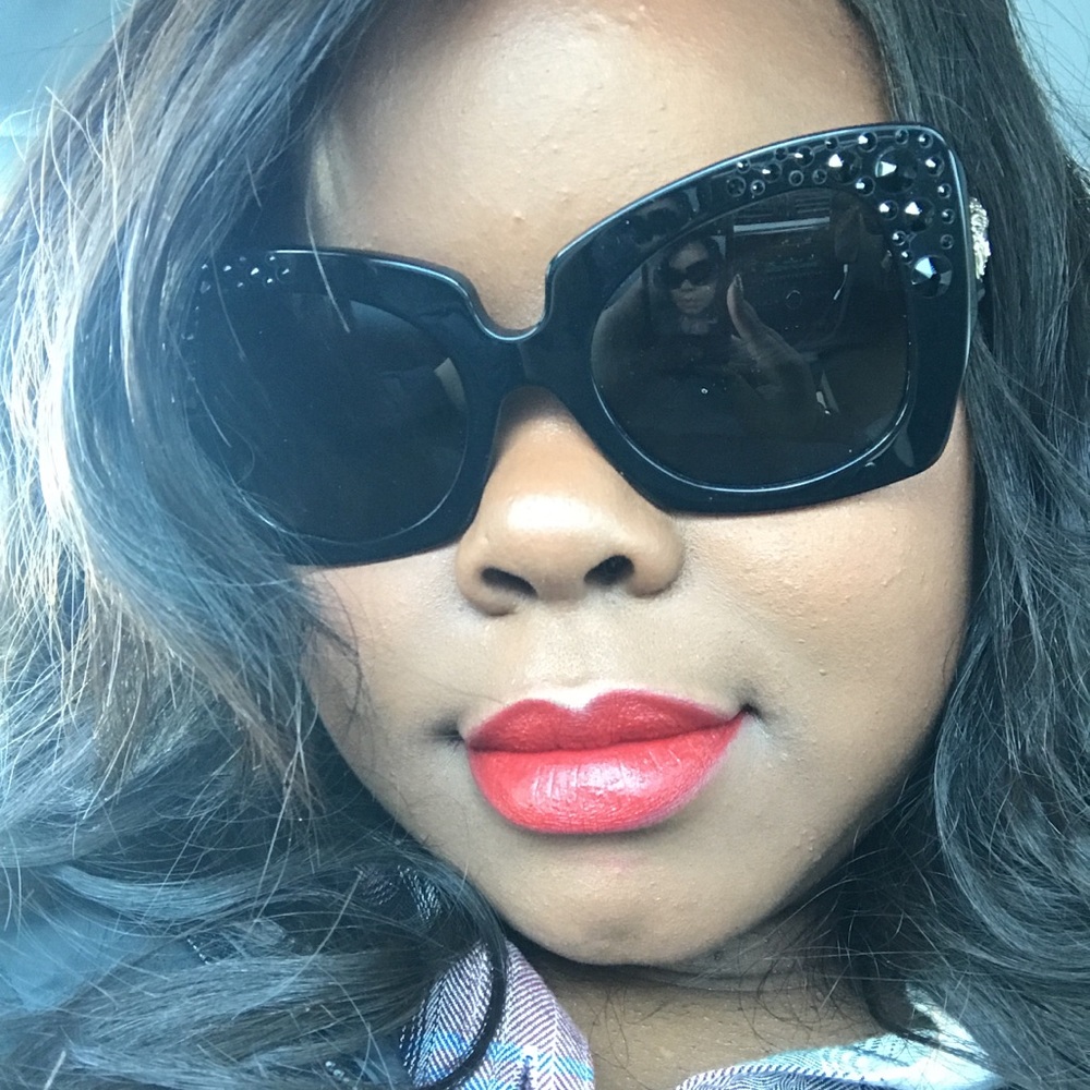 Meet your Posher, Adrienne